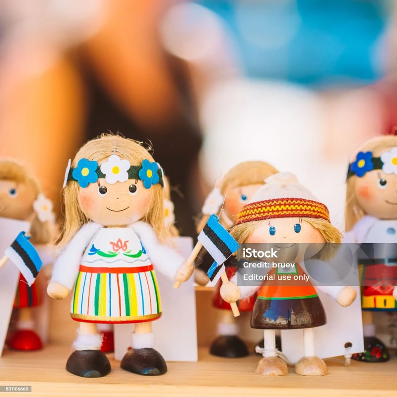 Sejarah dan Makna Boneka Kayu Tradisional Eropa Timur