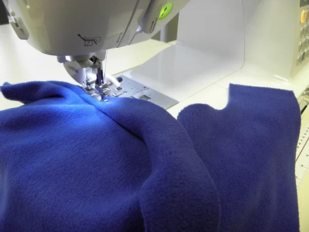 produk-yang-bisa-dibuat-dari-kain-fleece-dengan-me - Cara Menjahit Kain Fleece dengan Mesin Jahit Rumahan yang Tepat