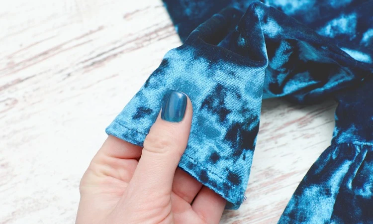 tips-finishing-jahitan-pada-kain-velvet - Cara Mengatasi Kain Velvet Licin Saat Menjahit dengan Mudah